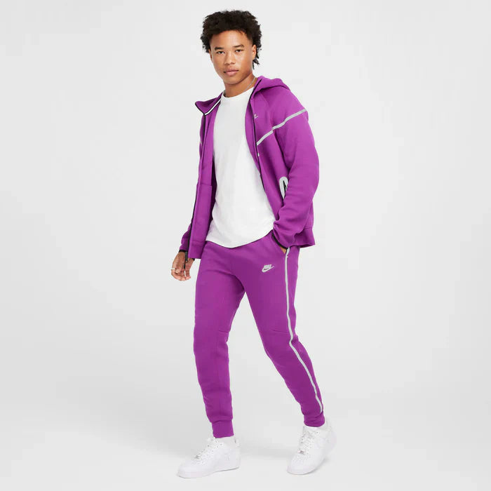 nike-tech-fleece-reflective-windrunner-jacket-bold-berry